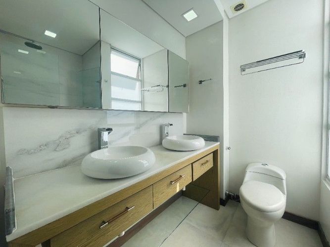 Apartamento de 2 alcobas en venta en Los Balsos, Medellín, 173 m² · foto 16 de 22