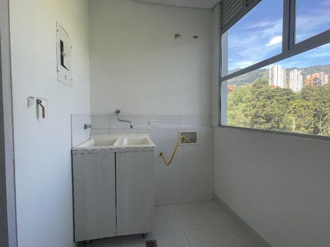 Apartamento de 2 alcobas en venta en Los Balsos, Medellín, 173 m² · foto 17 de 22