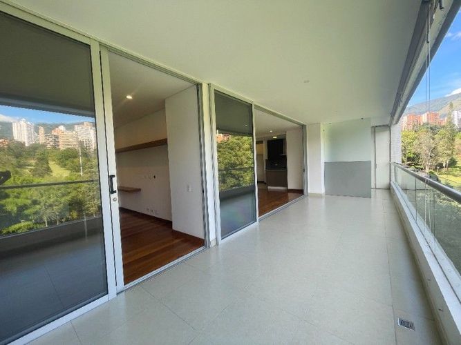 Apartamento de 2 alcobas en venta en Los Balsos, Medellín, 173 m² · foto 20 de 22