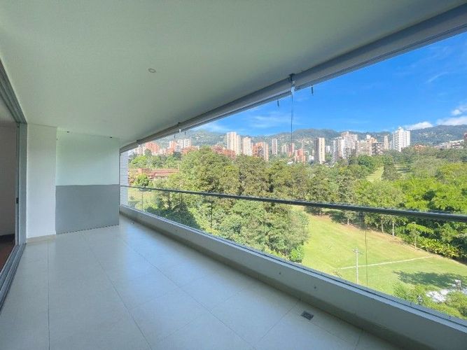 Apartamento de 2 alcobas en venta en Los Balsos, Medellín, 173 m² · foto 21 de 22