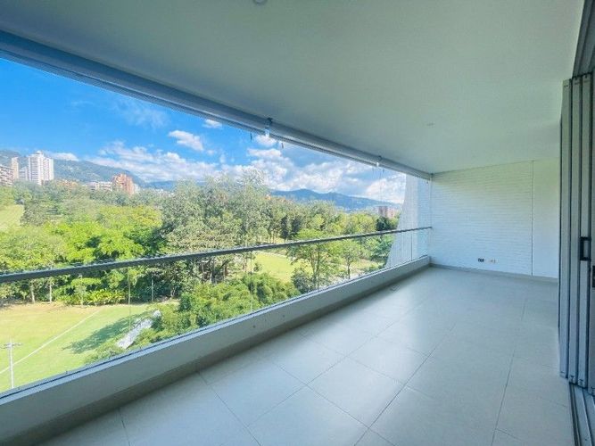 Apartamento de 2 alcobas en venta en Los Balsos, Medellín, 173 m² · foto 22 de 22