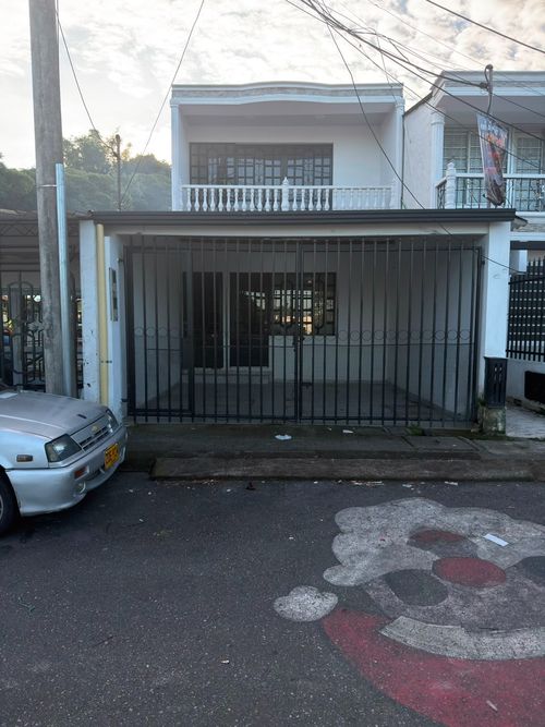 Casa de 3 alcobas en venta en Montecarlo, Villavicencio, 200 m² · foto 2 de 13