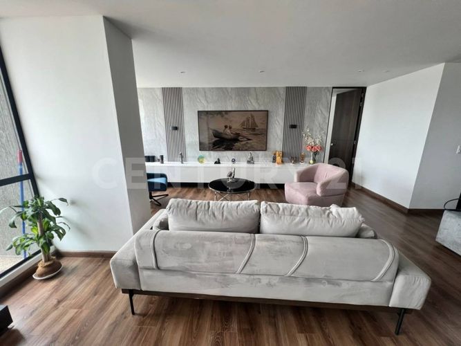 Apartamento de 4 alcobas en venta en La Felicidad, Bogotá, 221 m² · foto 4 de 24
