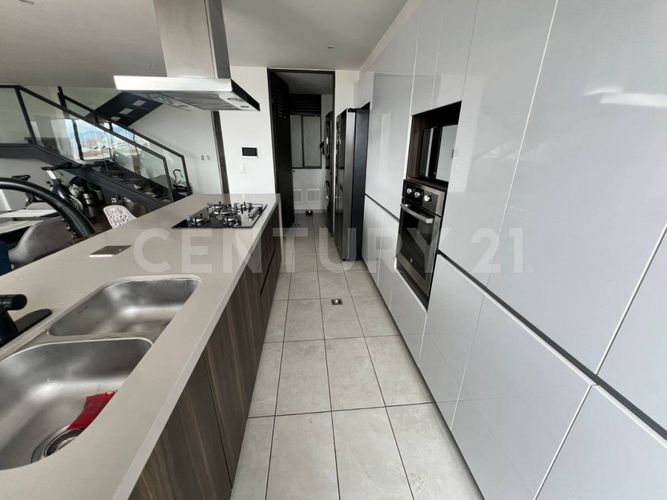 Apartamento de 4 alcobas en venta en La Felicidad, Bogotá, 221 m² · foto 8 de 24