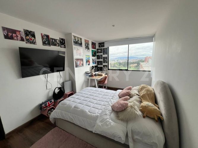 Apartamento de 4 alcobas en venta en La Felicidad, Bogotá, 221 m² · foto 21 de 24