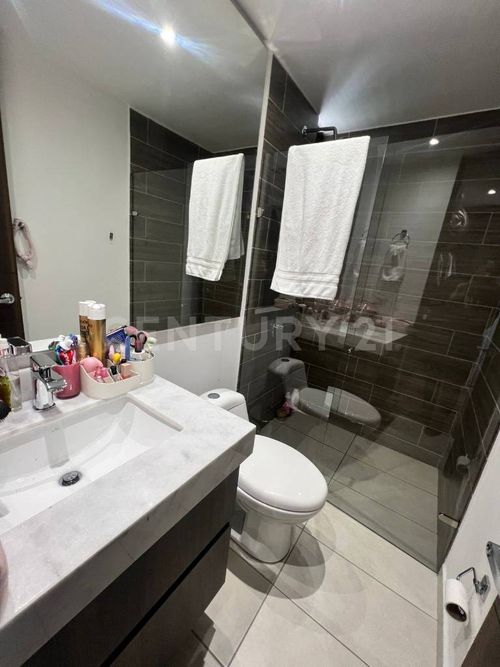 Apartamento de 4 alcobas en venta en La Felicidad, Bogotá, 221 m² · foto 23 de 24