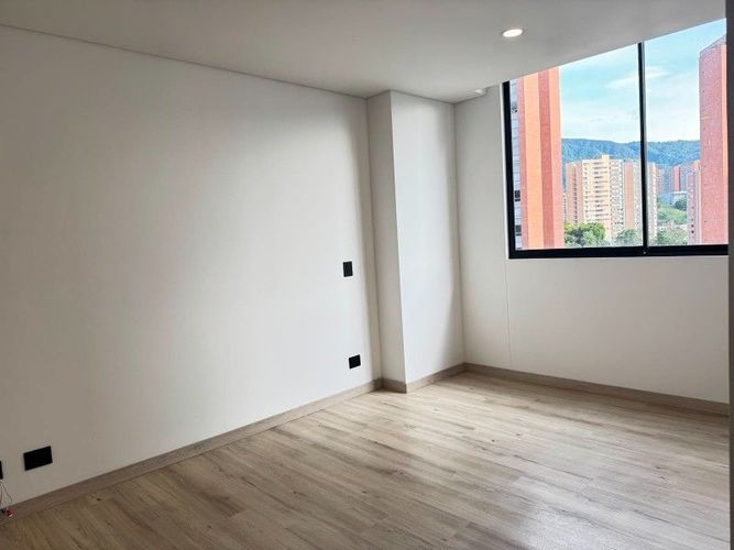 Apartamento de 2 alcobas en venta en Enciso, Envigado, 96 m² · foto 4 de 9