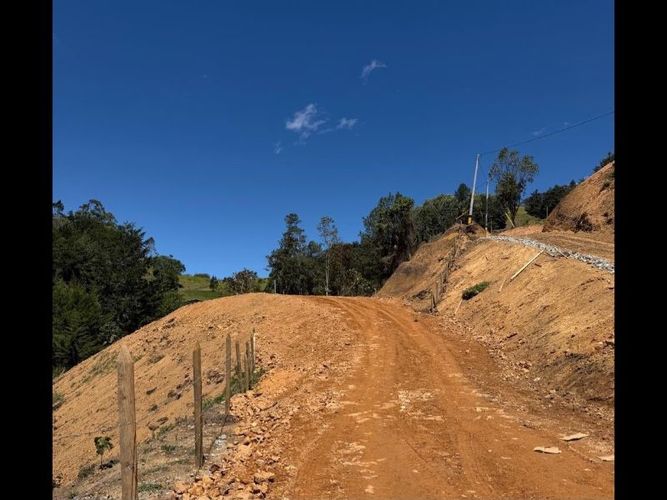 Lote en venta en El Tambo, La Ceja, 3300 m² · foto 8 de 9