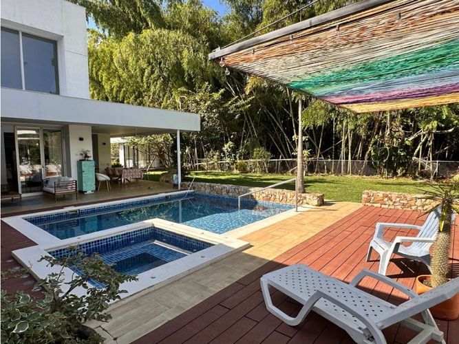 Casa de 3 alcobas en venta en Las Mercedes, Jamundí, 705 m² · foto 3 de 24