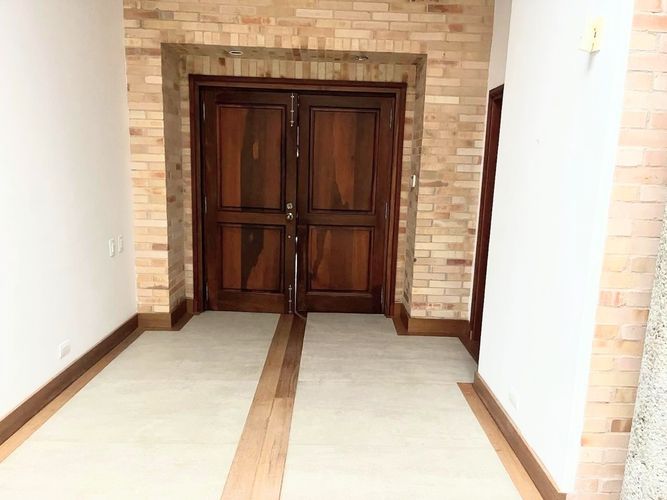 Casa de 5 alcobas en venta en Loma Del Escobero, Envigado, 500 m² · foto 2 de 11