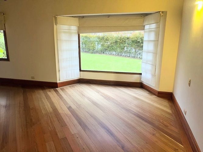 Casa de 5 alcobas en venta en Loma Del Escobero, Envigado, 500 m² · foto 8 de 11