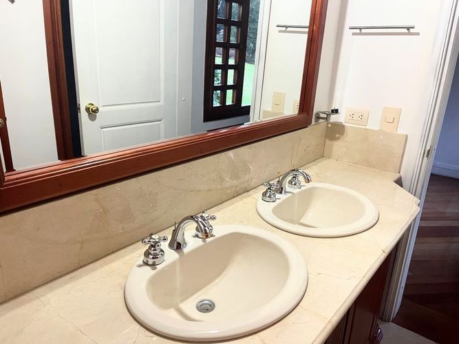 Casa de 5 alcobas en venta en Loma Del Escobero, Envigado, 500 m² · foto 7 de 11