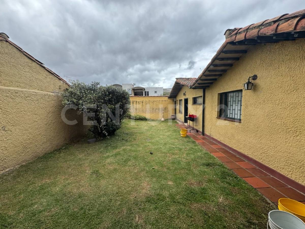 Casa en venta en Las Villas, Bogotá · foto 2 de 20