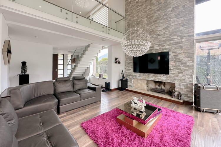 Casa de 3 alcobas en venta en Cota, 214 m² · foto 2 de 24