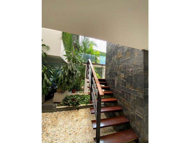 Casa de 4 alcobas en venta en Tejares Cristales, Cali, 820 m² · foto 2 de 24