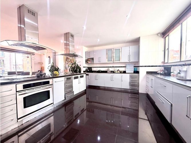 Apartamento en venta en Chicó Navarra, Bogotá · foto 4 de 15