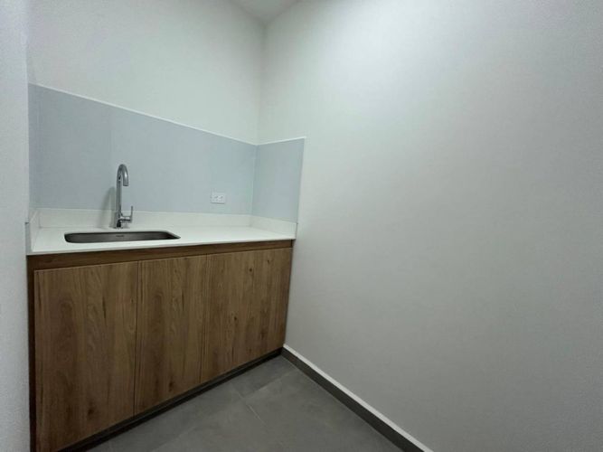 Oficina en arriendo en Ciudad Del Río, Medellín, 131 m² · foto 2 de 6