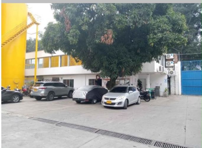 Bodega en venta en La Esmeralda, Cali, 3111 m² · foto 12 de 17