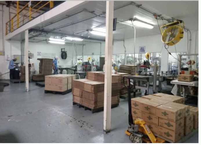 Bodega en venta en La Esmeralda, Cali, 3111 m² · foto 2 de 17