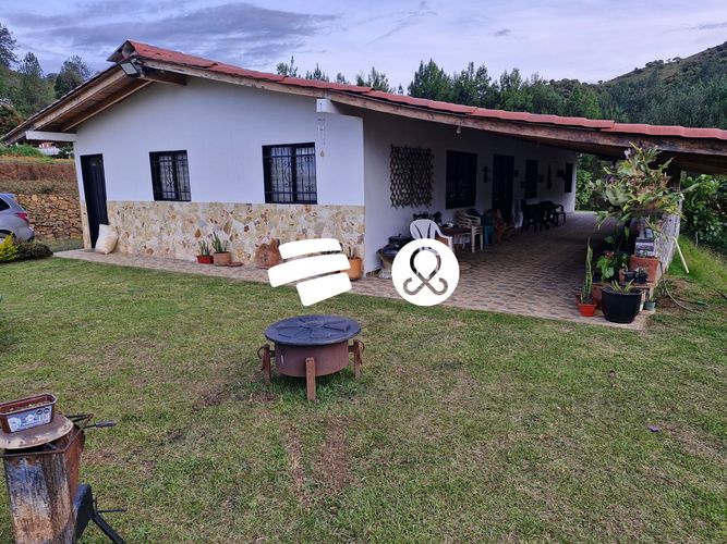 Finca en venta en El Zango, Guarne, 4209 m² · foto 3 de 5