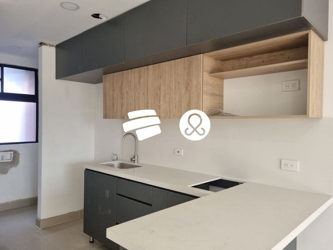 Apartamento de 1 alcoba en venta en Laureles, Medellín, 42 m² · foto 2 de 5