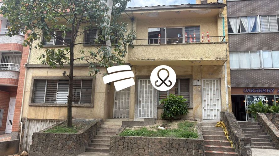 Casa de 5 alcobas en venta en Laureles, Medellín, 274 m² · foto 3 de 5