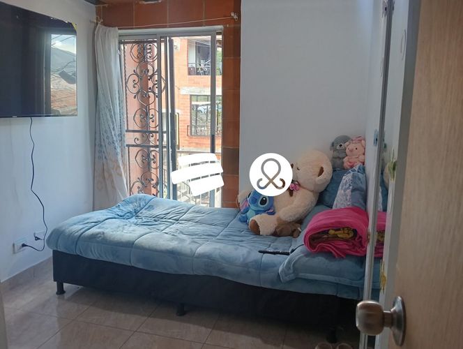 Casa en venta en Monteclaro, Medellín · foto 3 de 16