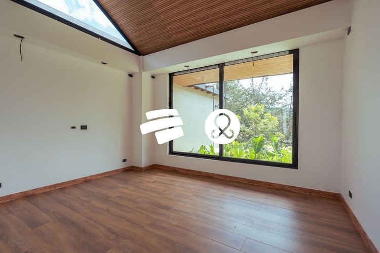 Casa de 3 alcobas en venta en San Nicolas, La Ceja, 530 m² · foto 9 de 17