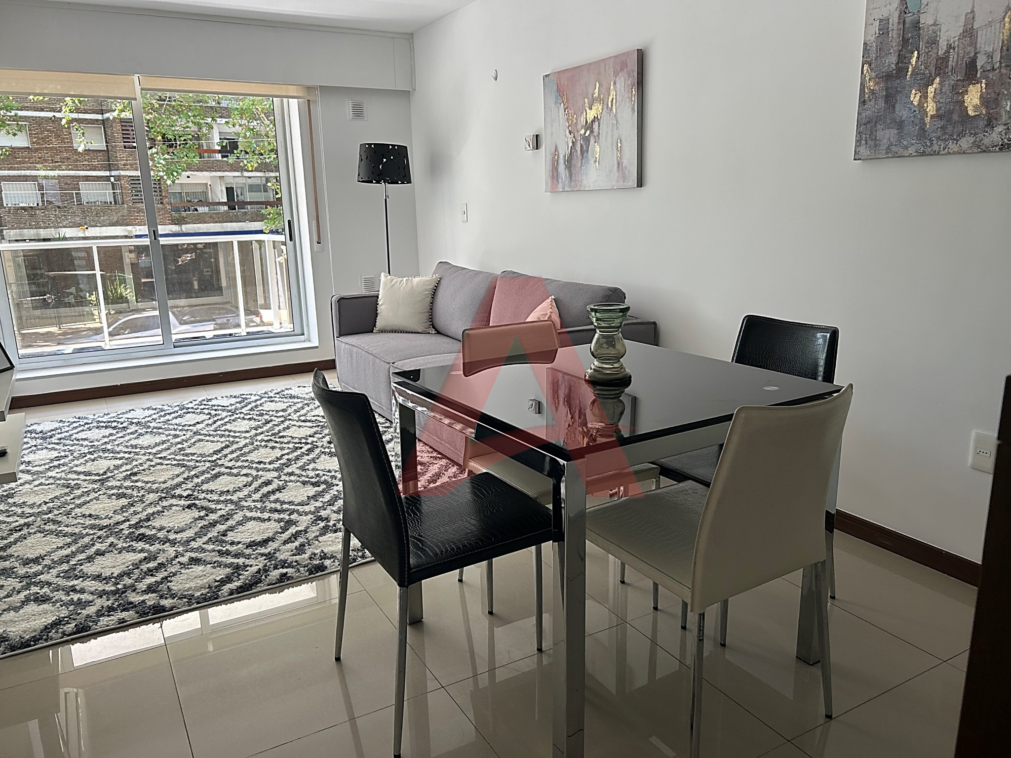 POCITOS ALQUILER APARTAMENTO 2 DORMITORIOS CON MUEBLES Y PATIO CON PARRILLERO · Foto 3