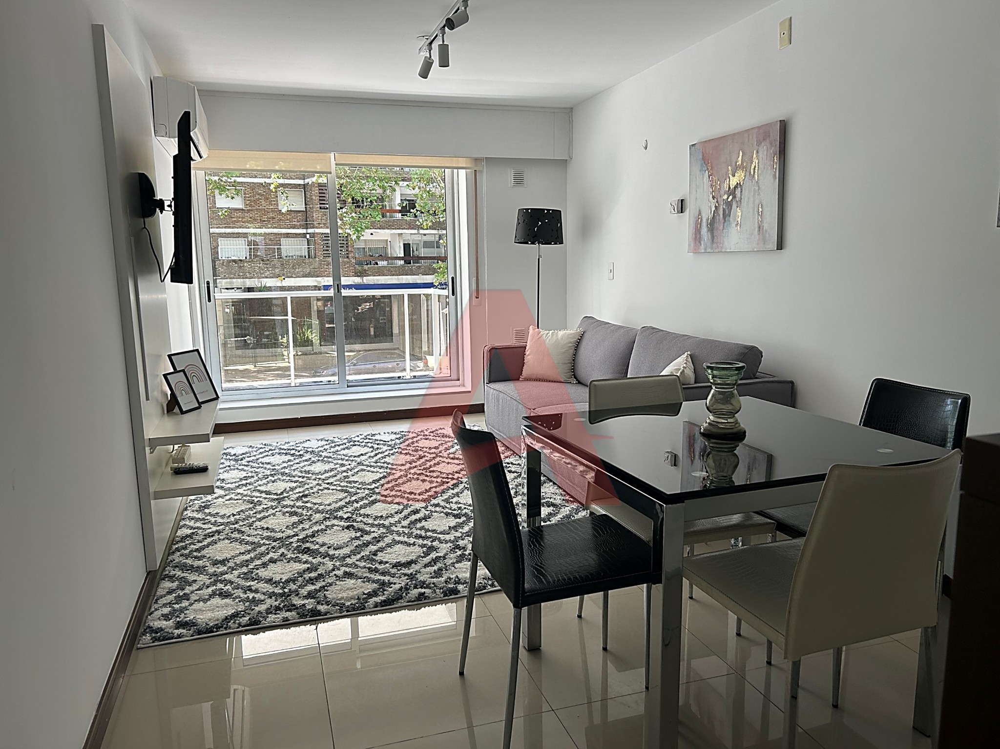 POCITOS ALQUILER APARTAMENTO 2 DORMITORIOS CON MUEBLES Y PATIO CON PARRILLERO · Foto 6