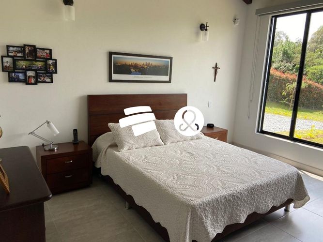 Casa de 4 alcobas en venta en Guamito, La Ceja · foto 10 de 12