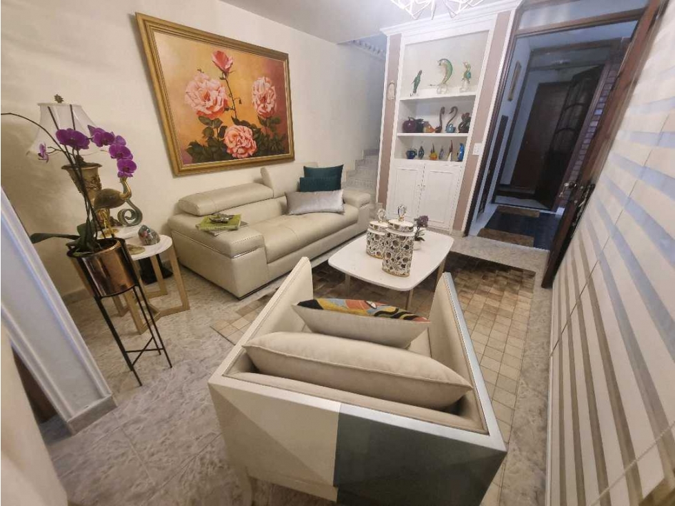 Casa en venta en La Esmeralda, Bogotá · foto 2 de 24