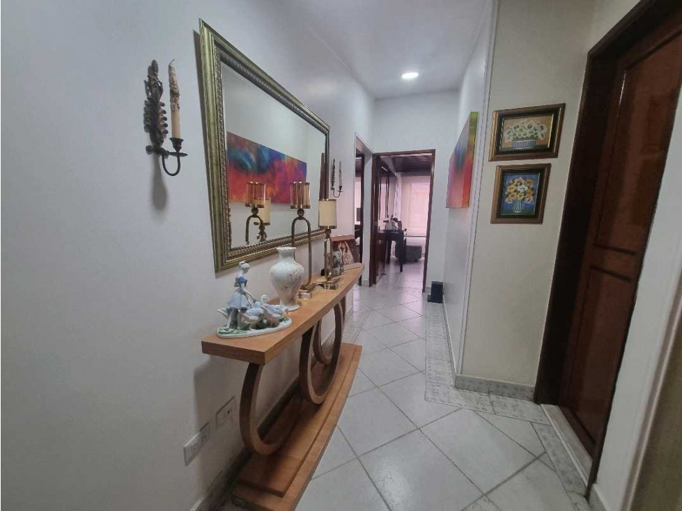 Casa en venta en La Esmeralda, Bogotá · foto 5 de 24