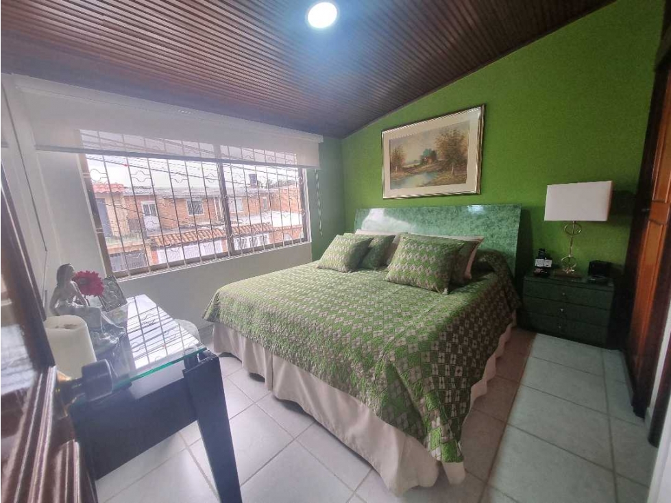 Casa en venta en La Esmeralda, Bogotá · foto 6 de 24