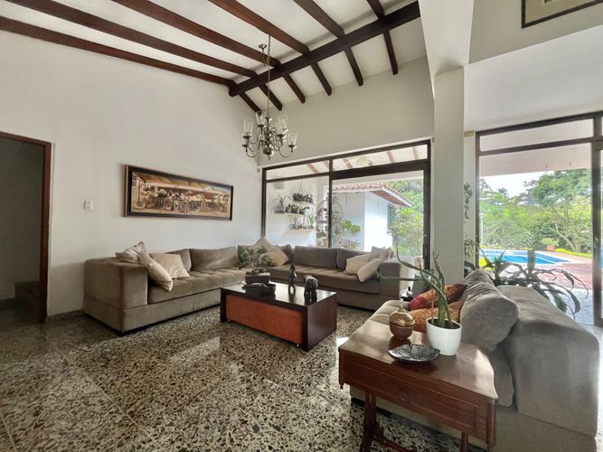 Casa de 4 alcobas en venta en Pance, Cali, 370 m² · foto 2 de 24