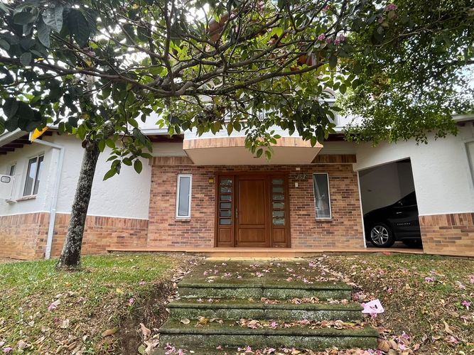 Casa de 4 alcobas en venta en La Loma, Piedecuesta, 340 m² · foto 2 de 20