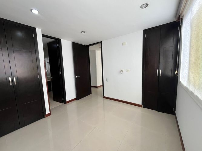 Apartamento de 2 alcobas en venta en Cabecera Del Llano, Bucaramanga, 70 m² · foto 9 de 19
