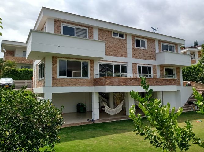 Casa de 4 alcobas en venta en La Españolita, Piedecuesta, 550 m² · foto 2 de 20