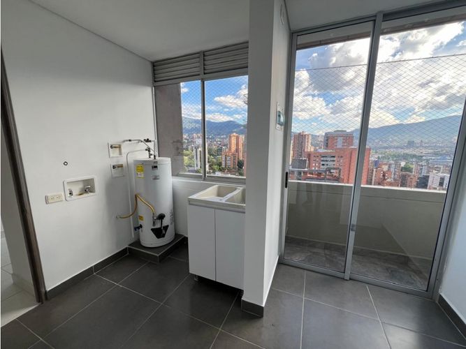 Apartamento de 4 alcobas en arriendo en Santa Maria De Los Angeles, Medellín, 137 m² · foto 4 de 24