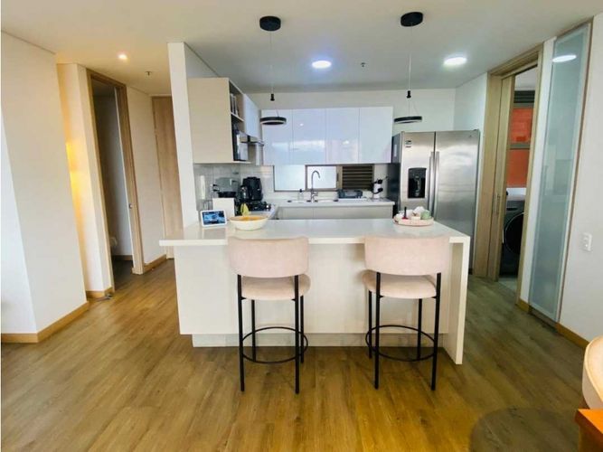 Apartamento de 3 alcobas en venta en El Tesoro, Medellín, 123 m² · foto 2 de 24