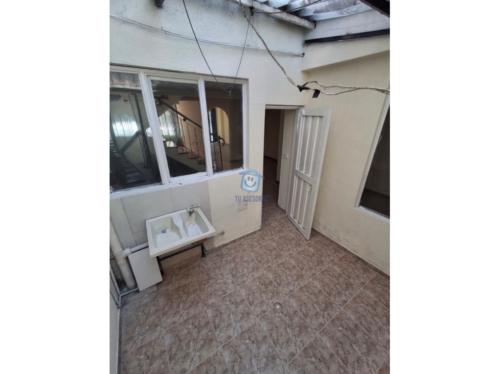 Casa en venta en El Poblado Ii Etapa, Pereira · foto 2 de 24