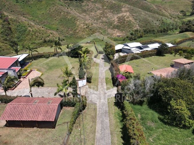 Lote en venta en Cristo Rey, El Carmen de Viboral, 2280 m² · foto 4 de 6