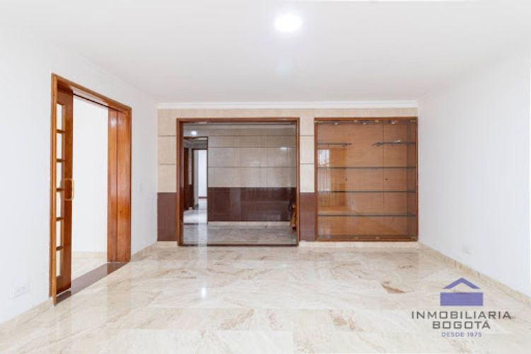 Apartamento de 2 alcobas en arriendo en Chico, Bogotá, 125 m² · foto 2 de 19