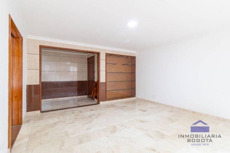 Apartamento de 2 alcobas en arriendo en Chico, Bogotá, 125 m² · foto 3 de 19