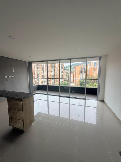 Apartamento de 2 alcobas en venta en San Remo, Sabaneta, 65 m² · foto 9 de 12