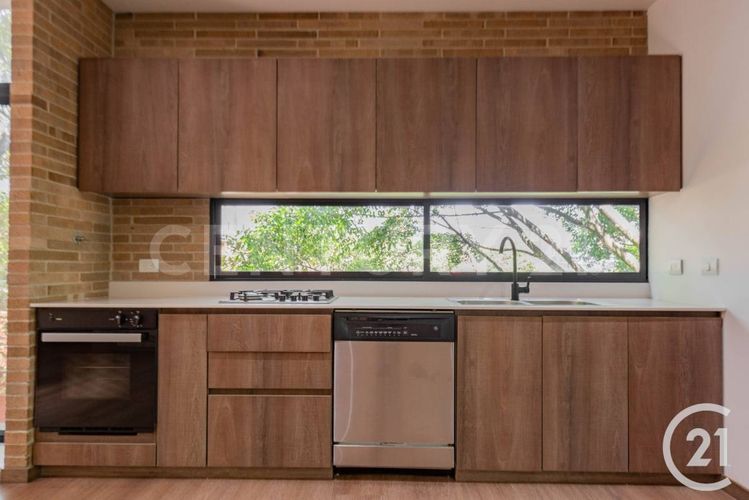 Apartamento de 1 alcoba en arriendo en Lalinde, Medellín, 110 m² · foto 3 de 13