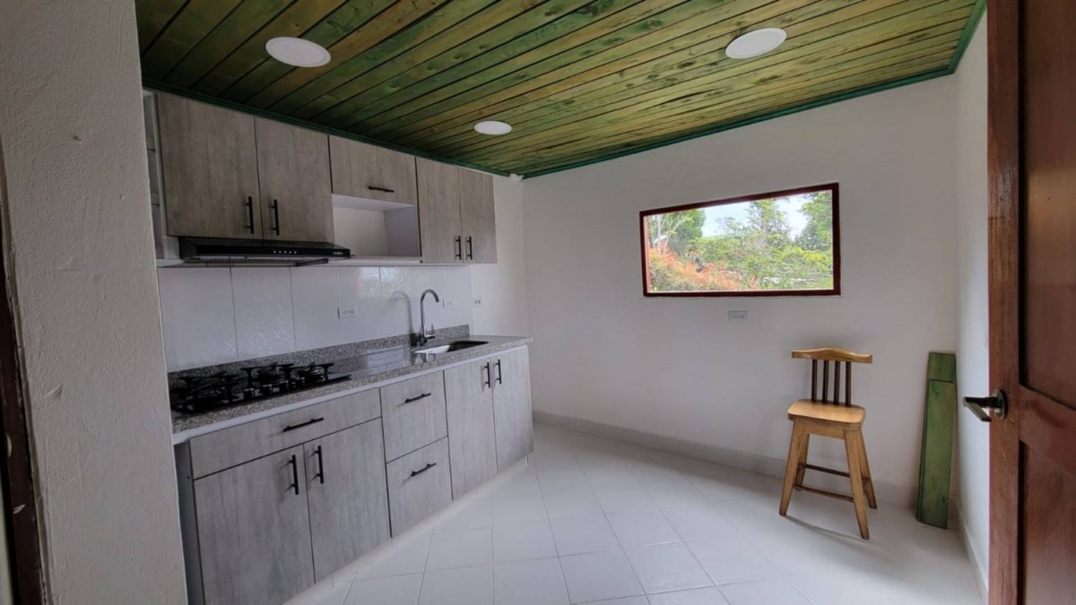 Casa en Arriendo en Santa Elena, Medellín
