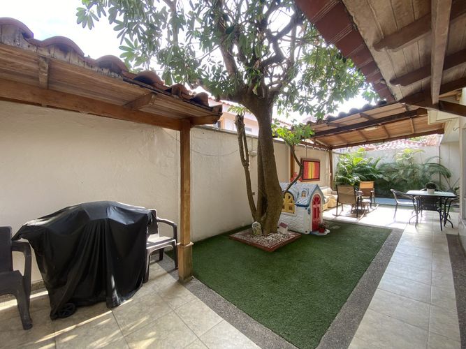 Casa de 4 alcobas en venta en Cr.La Castellana, Barranquilla, 212 m² · foto 18 de 24