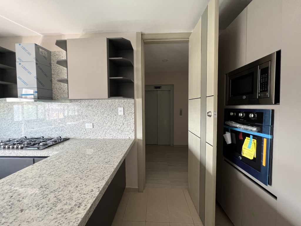 Apartamento en venta en Altos De Riomar, Barranquilla · foto 8 de 18
