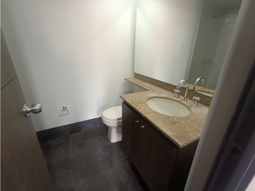 Apartamento en arriendo en Cumbres, Envigado · foto 7 de 12